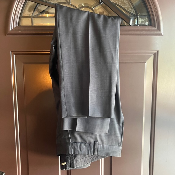 Hugo Boss grey suit 🔥 - Picture 4 of 11